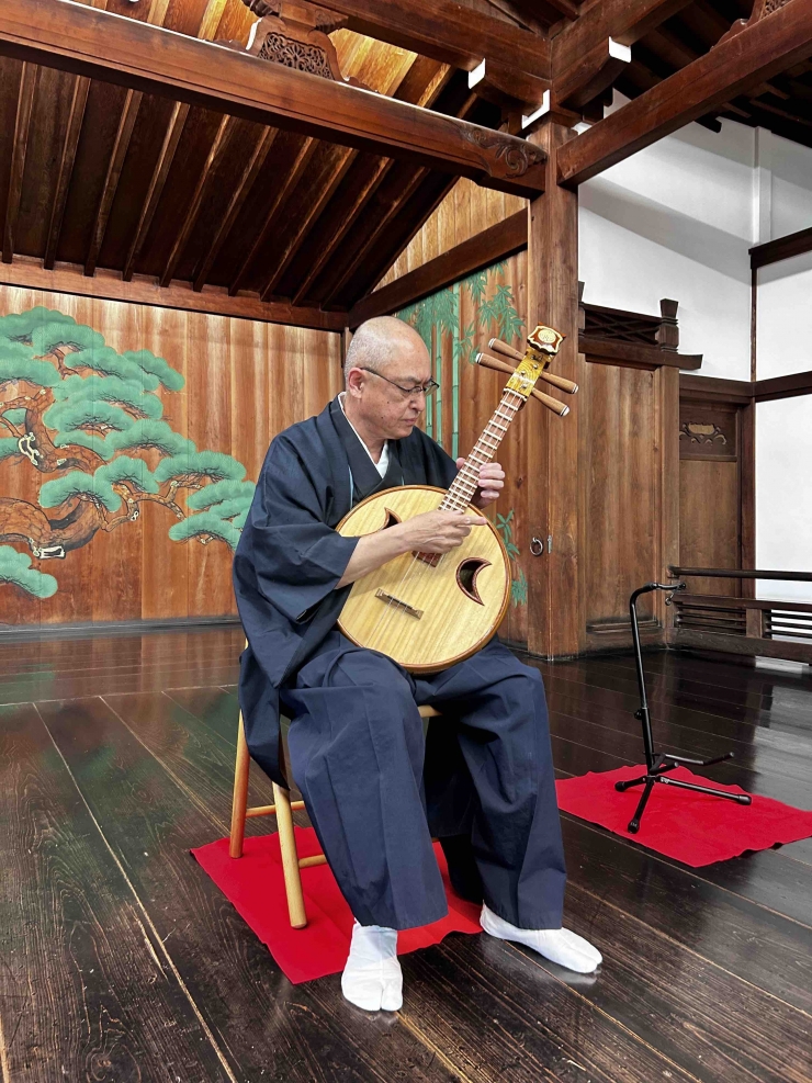 住吉神社能楽殿で阮咸奏者・青山舟月「吾妻鏡語り・平家語り」源頼朝の挙兵と筑前住吉神官小大夫昌長