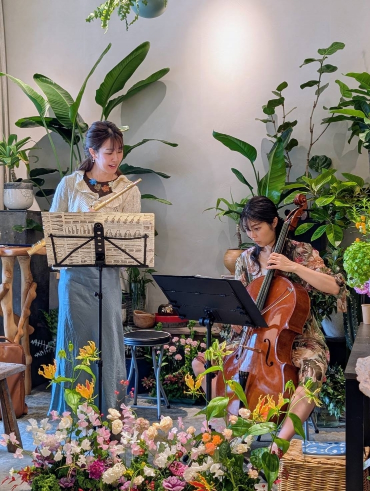 花屋で楽しむ小さな音楽会